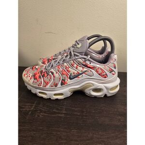 Nike Air Max Plus TN Women’s Running Shoes Size 6.5 Pink Camo Athletic Sneakers